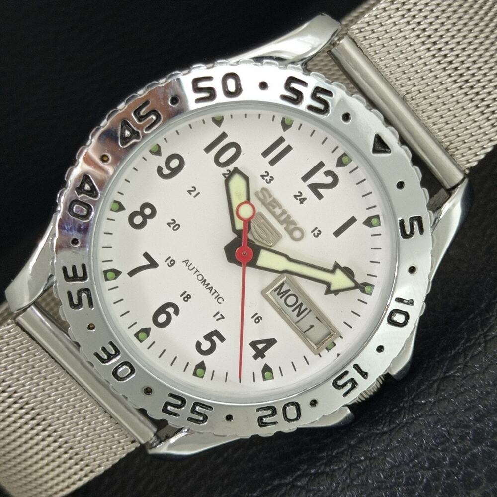 Vintage 1989 Seiko Diver Automatic Mens Silver Watch W/daydate & Red accents
